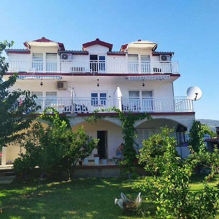 Apartmant Sucic Каштела Экстерьер фото