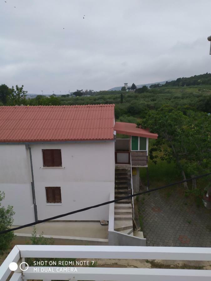 Apartmant Sucic Каштела Экстерьер фото